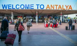 Antalya'da hava yazdan kalma! Turizmci ara tatilden umutlu!