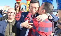 Kepez Belediye Başkanı Hakan Tütüncü, özel çocuklarla Lunapark’ta buluştu