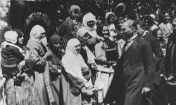 İranlı Azra, Atatürk’e bakın neden teşekkür yağdırdı!