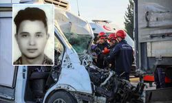 Antalya'da yoğun sis can aldı! TIR'a çarpan minibüsün sürücüsü Mehmet Burak Açıkgöz öldü