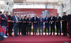 MHP’nin Alanya Seçmen İletişim Merkezi Bakan Ersoy’un katılımıyla açıldı