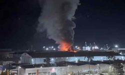 Antalya'da tekne ve yat imalathanesine yangın! Patlama sesleri duyuldu