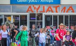 Antalya'da bayramda 20 milyon yolcu! Gelir beklentisi yüz güldürecek
