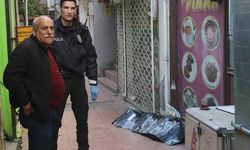 Antalya'da kaldırımda erkek cesedi bulundu
