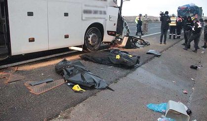 Şanlıurfa'da facia gibi kaza: 3 ölü, 30 yaralı!