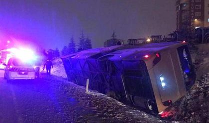 Samsun-Ankara karayolunda yolcu otobüsü devrildi: Yaralılar var!