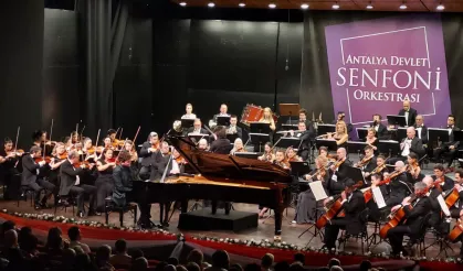 AKM'de piyano konseri