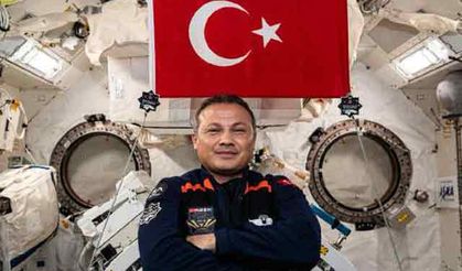 Alper Gezeravcı'dan Türk bayraklı paylaşım