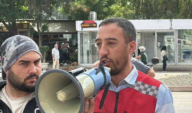 Adana’da kuryeler, üniversiteli motokurye Ata Emre’nin öldürülmesini protesto etti