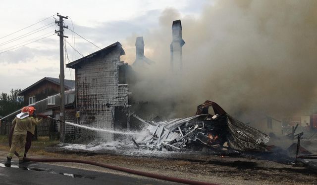 Bolu'da yayla evi, yangında küle döndü