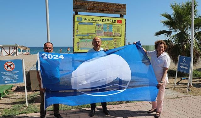 Antalya Büyükşehir'in 17 plajına mavi bayrak