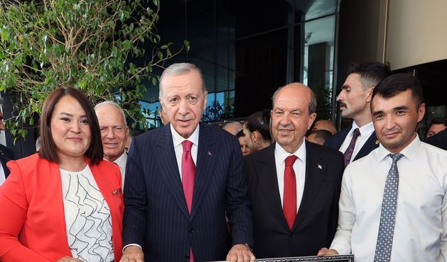 Cumhurbaşkanı Erdoğan, resmi öğle yemeğine katıldı