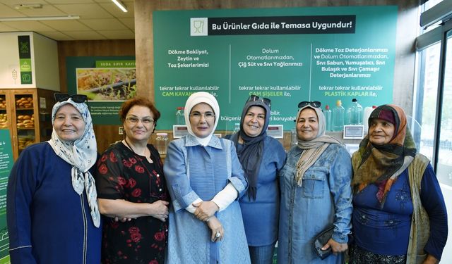 Emine Erdoğan'dan atıksız alışverişi teşvik eden markete ziyaret