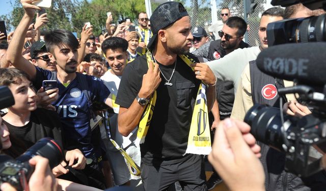 Fenerbahçe'nin yeni golcüsü Youssef En-Nesyri, İstanbul’da