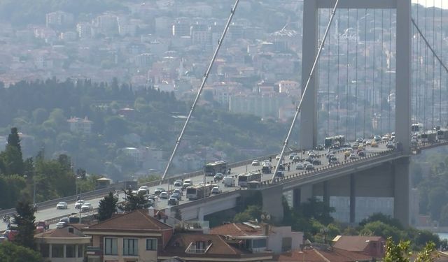 İstanbul - 15 Temmuz Şehitler Köprüsü’nde kaza: 1 yaralı