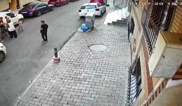 İstanbul - Sultangazi'de yola fırlayan çocuğa otomobil çarptı