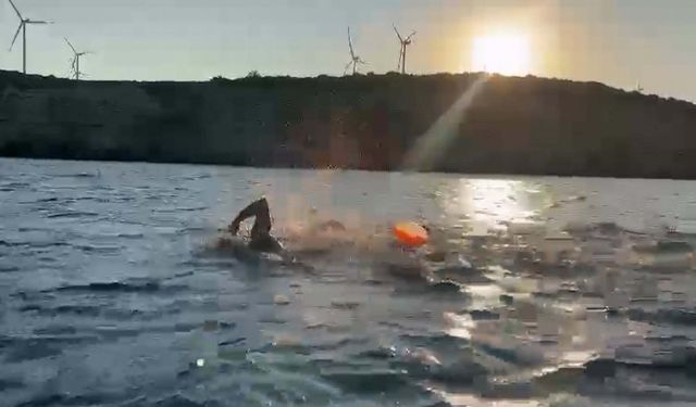 Otizmli yüzücü Tuna, Manş Denizi'ni geçmeye hazırlanıyor