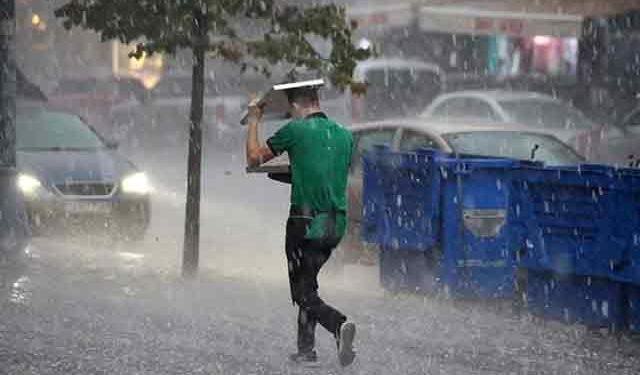 Antalya'da hava durumu! Meteorolojiden 11 ilçeye yağış uyarısı 24.7.2024