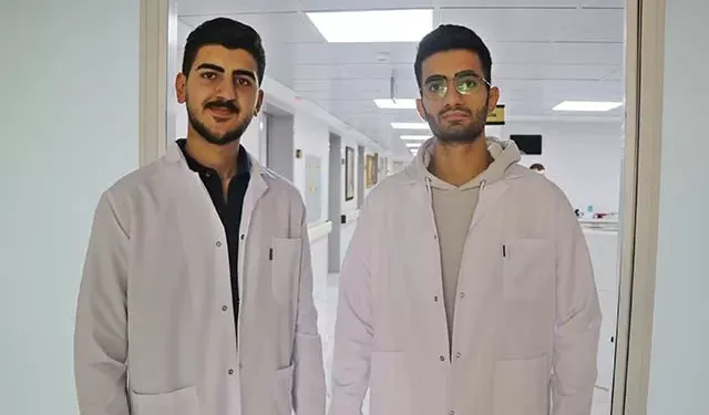 Okudukları üniversiteye temizlik personeli olarak atandılar! 2 tıp öğrencisini sevindiren gelişme