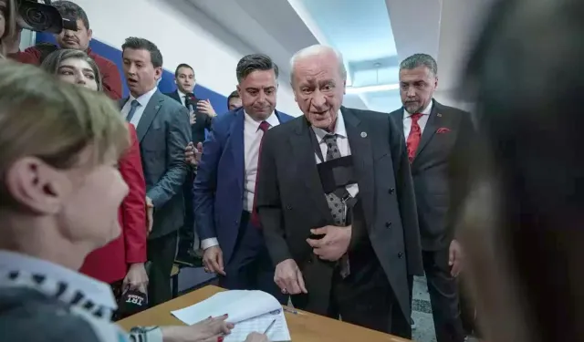 MHP Genel Başkanı Bahçeli'nin yüzündeki morlukların nedeni belli oldu