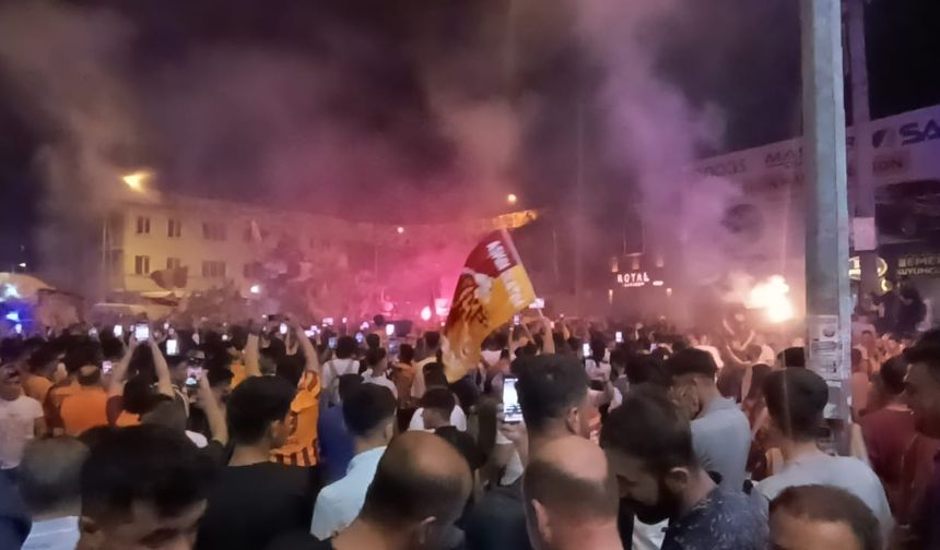 Adıyaman'da Galatasaray taraftarlarından coşkulu kutlama