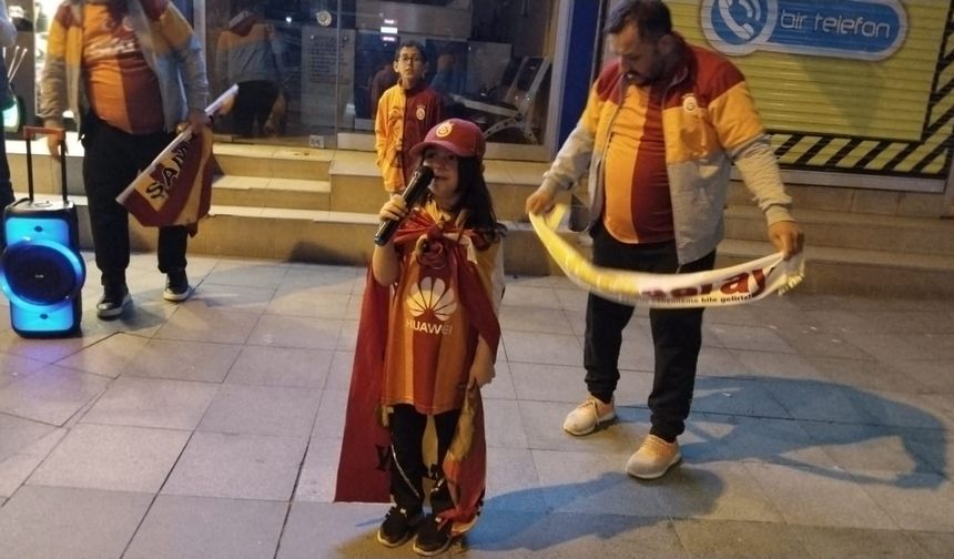 Çorum’da Galatasaraylı taraftarlar şampiyonluğu doyasıya kutladı