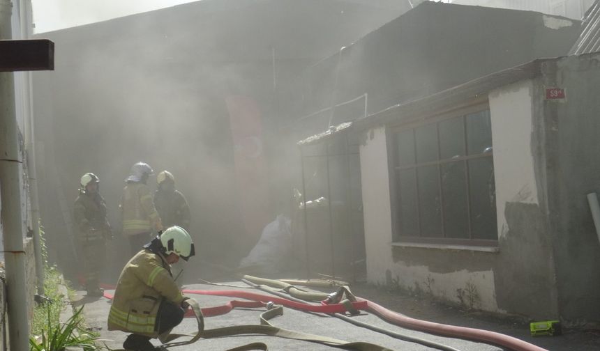 İstanbul-Avcılar'da mobilya fabrikasında yangın