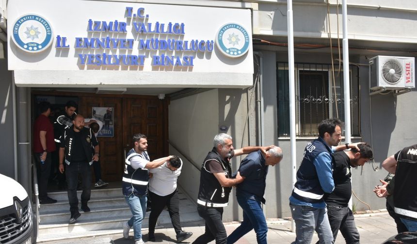 İzmir'de 'Zirek Kardeşler' ve 'Alabaylar' suç örgütlerine operasyon: 24 gözaltı (2)