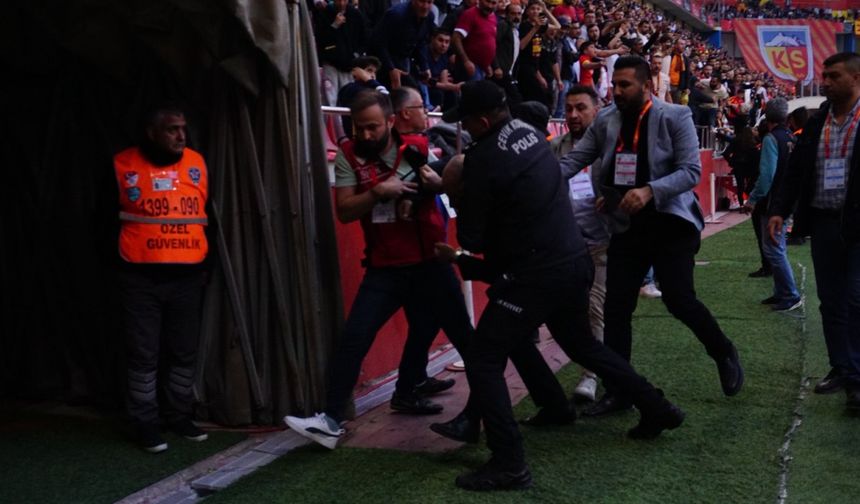 Kayserispor - Konyaspor maçında gergin anlar