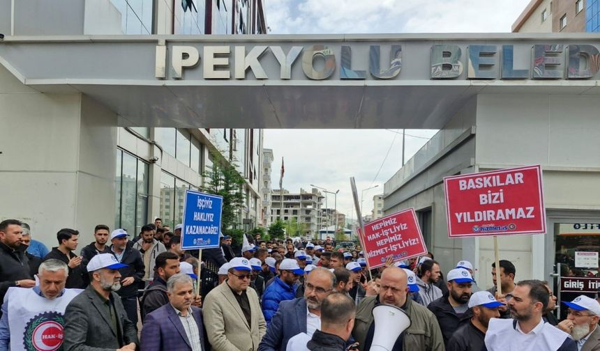 Van'ın İpekyolu Belediyesi'nde işten çıkartılanlar kararı protesto etti