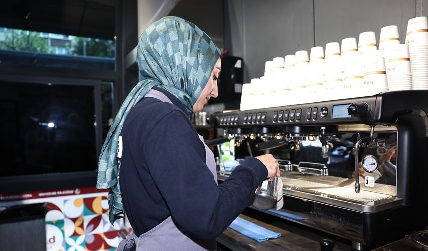 Barista kursunu bitirip Bağ-Kafe’de işe başladılar