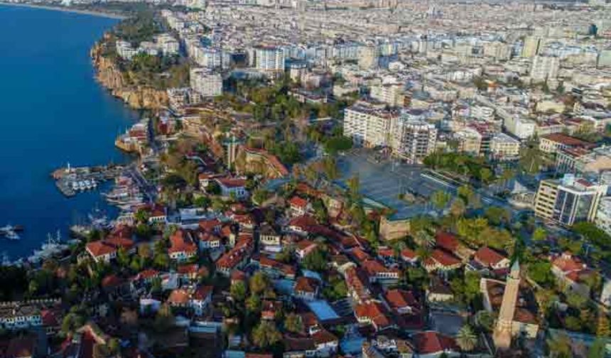 Ekonomik kriz Antalya'yı vurdu! Yabancıların yeni gözdesi İstanbul oldu!